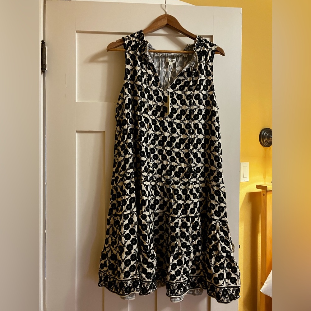 Max Studio London tiered sleeveless dress